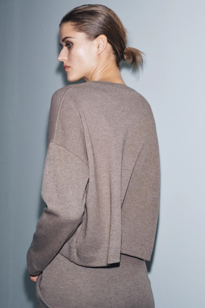 LONG SLEEVE SOFT TOP