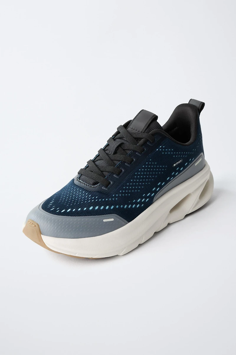 ATHLETIC SNEAKERS WITH SOLE DETAIL
