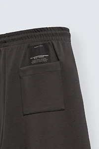 PANTALON INTERLOCK PLIS ÉTIQUETTE