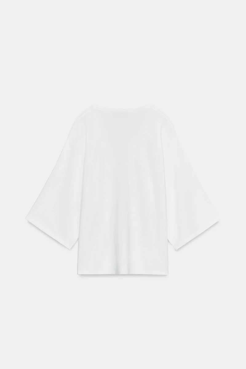 PULL EN MAILLE FLUIDE À COL V