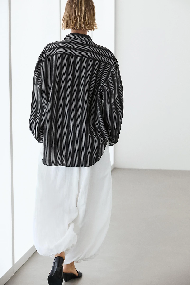Flowing shirt with striped detailing