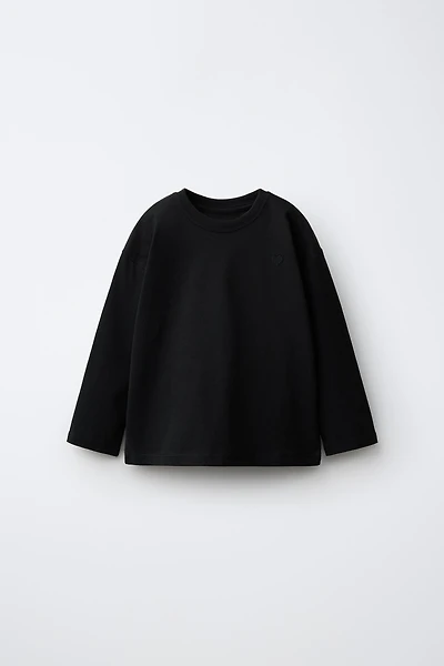 EMBROIDERED HEART T-SHIRT