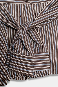 SHORT À RAYURES ET NŒUD