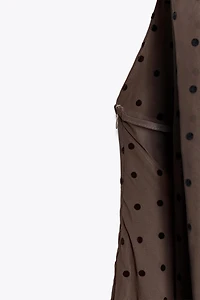 ROBE LONGUE À POIS ET FOULARD