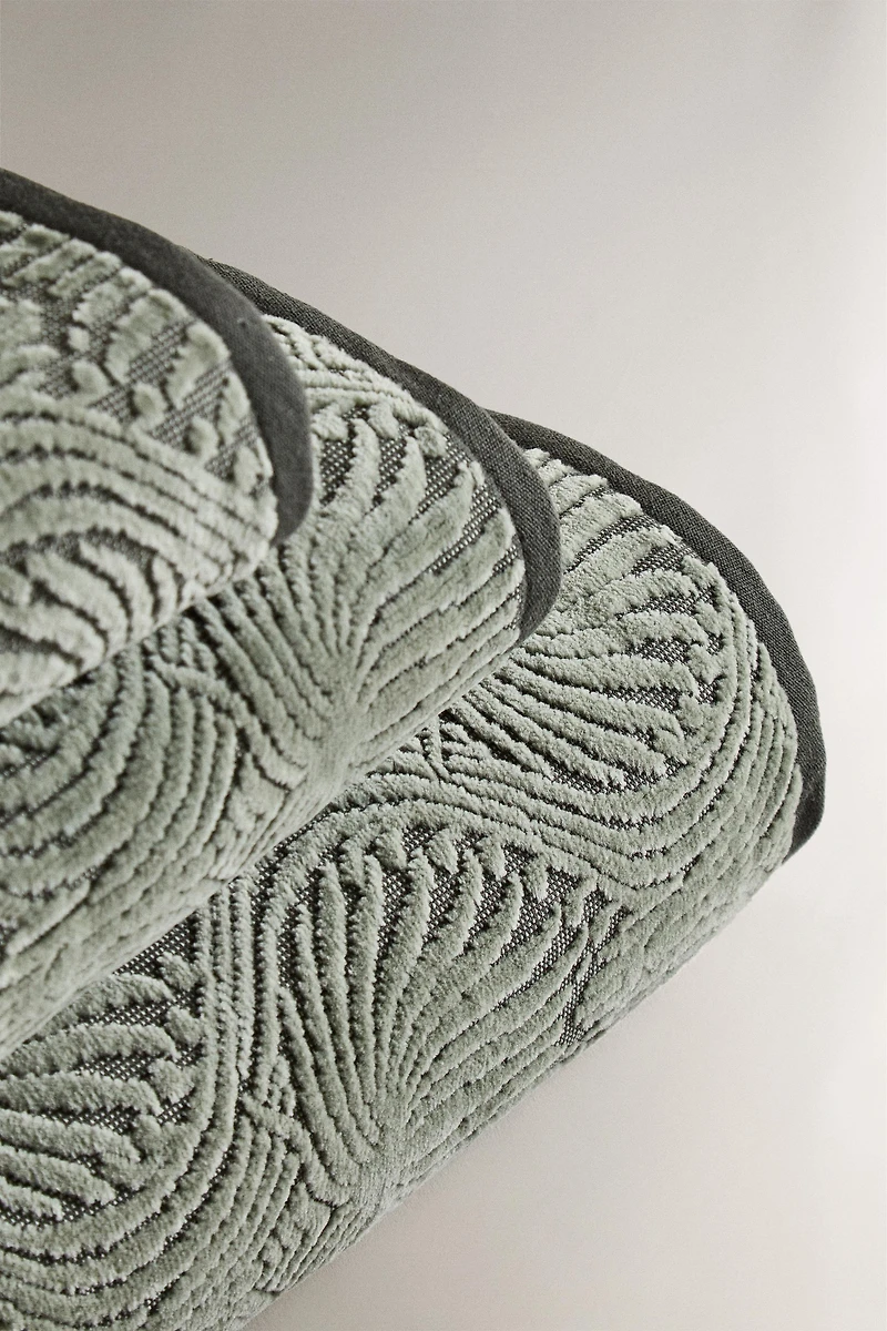 JACQUARD MOSAIC BATH TOWEL