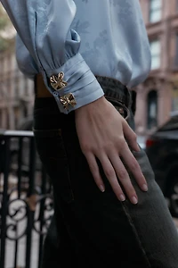 TIED JACQUARD SATIN EFFECT SHIRT