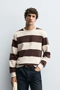 CONTRAST STRIPE SWEATSHIRT