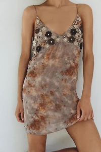 TIE-DYE PRINTED DRESS WITH RAISED FLOWERS