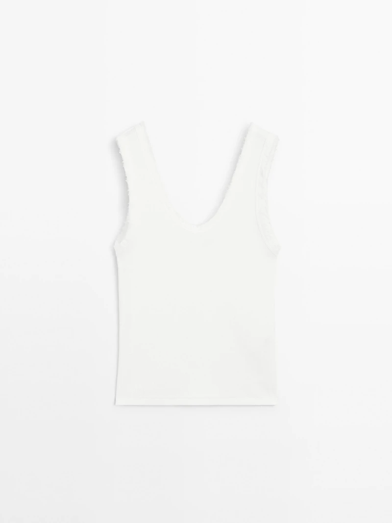 Top avec liseré effiloché en coton mélangé