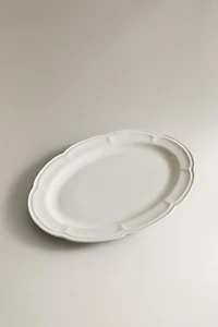 RAISED DESIGN PORCELAIN SERVING DISH