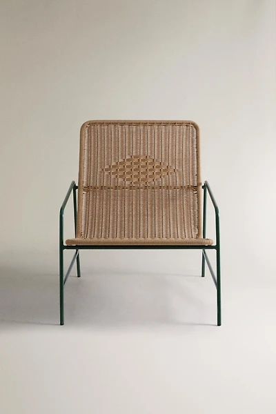 OUTDOOR BRAIDED CHAIR WITH GEOMETRIC DETAIL