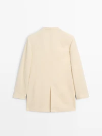 Flowing blazer with V-neckline