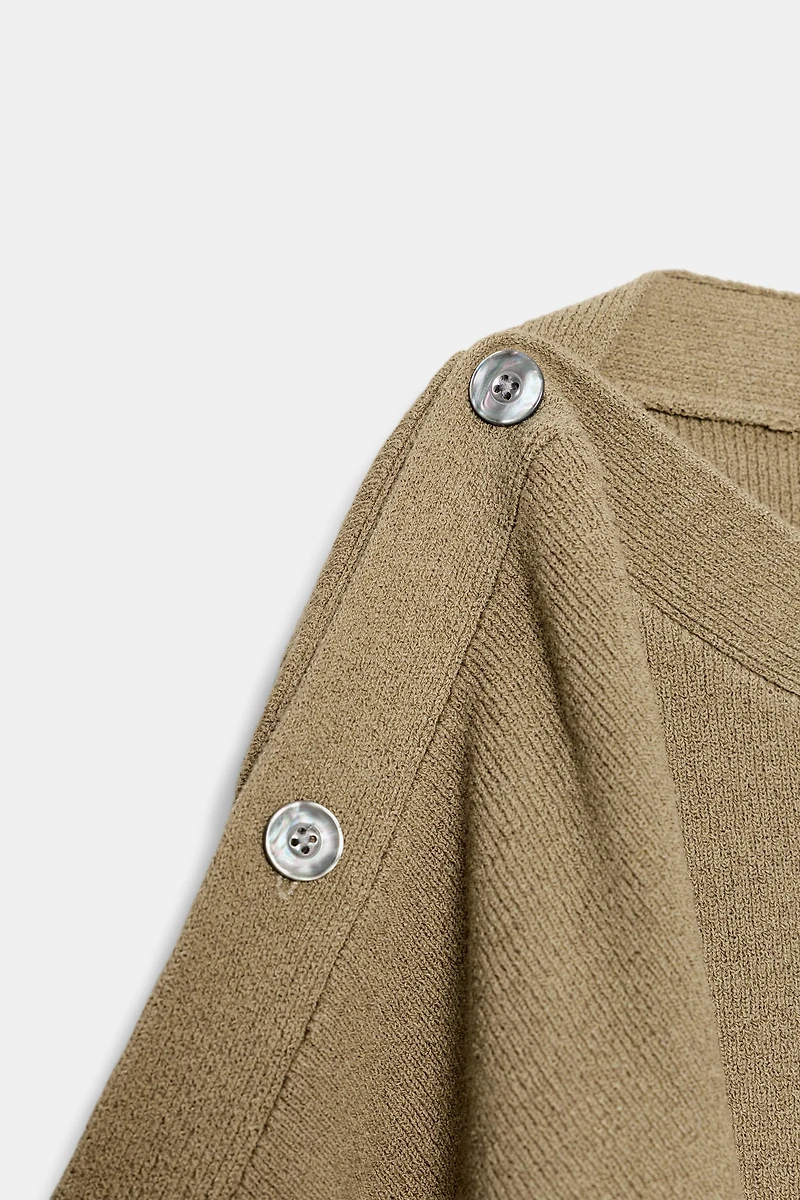 BUTTONED CAPE SLEEVE KNIT JUMPER
