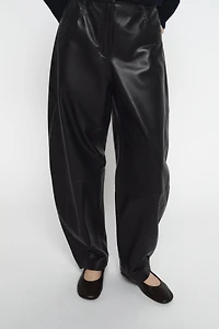 PANTALON BARREL EN CUIR ZW COLLECTION ÉDITION LIMITÉE