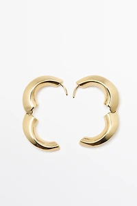Voluminous hoop earrings