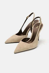 CHAUSSURES À TALONS ASYMÉTRIQUES EN DAIM