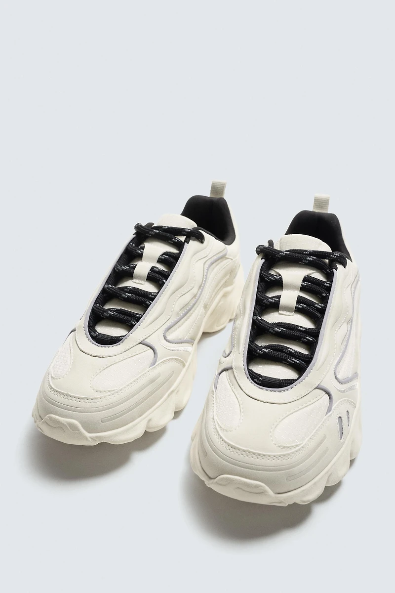 CHUNKY SOLE SNEAKERS