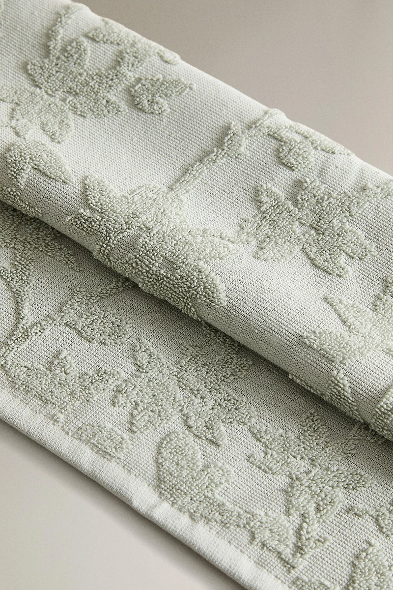 FLORAL JACQUARD BATH TOWEL