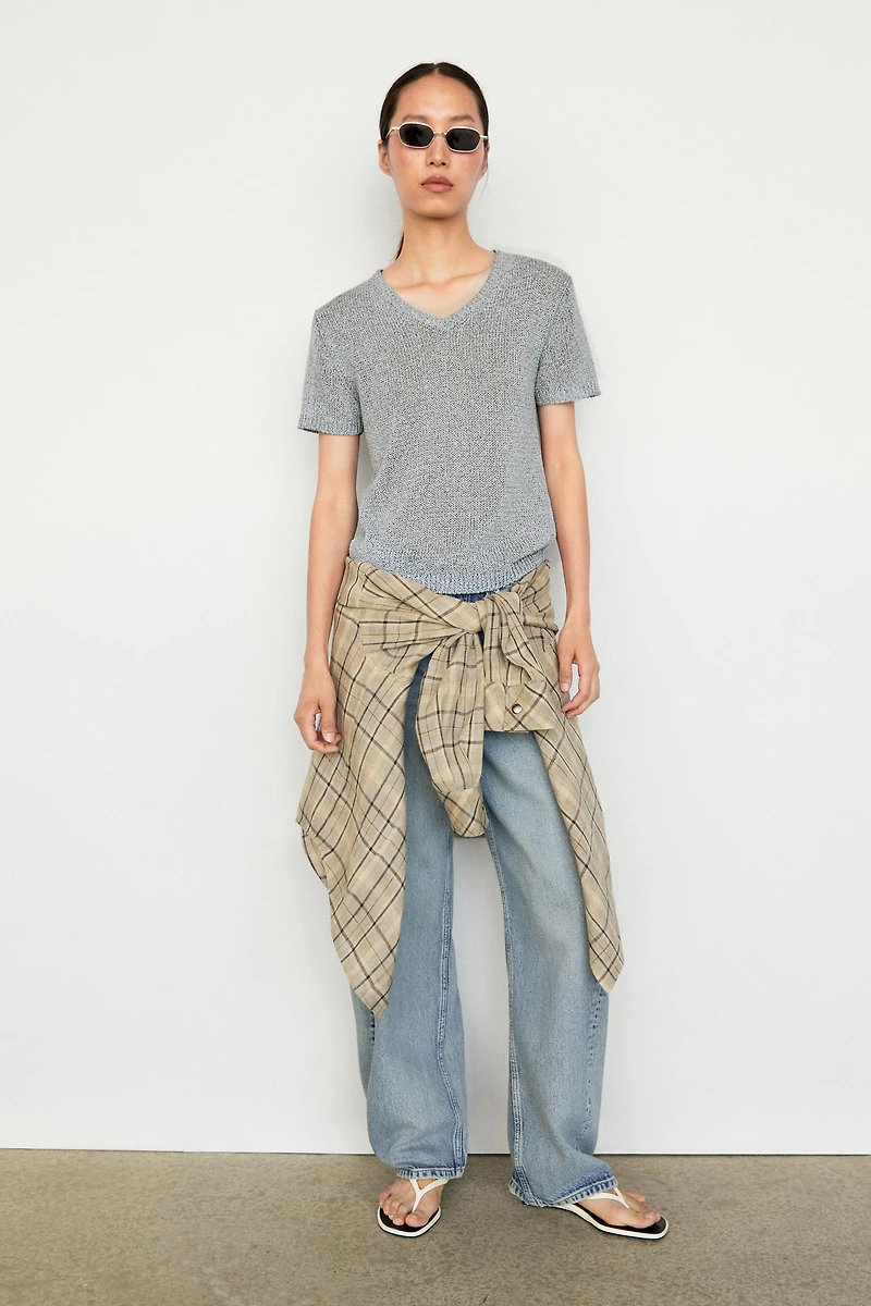 Short sleeve knit top