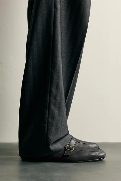 LEATHER LOAFERS