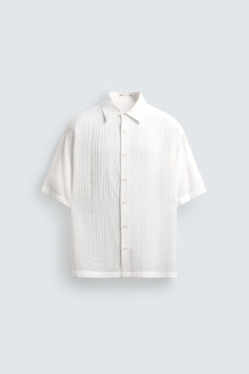 CHEMISE FLUIDE STRUCTURÉE EN RELIEF