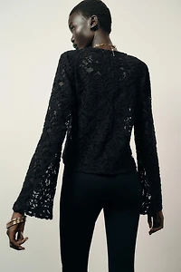 SHOULDER PAD LACE TOP