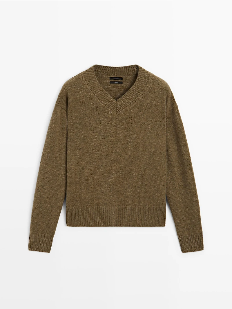 Wool V-neck knit sweater