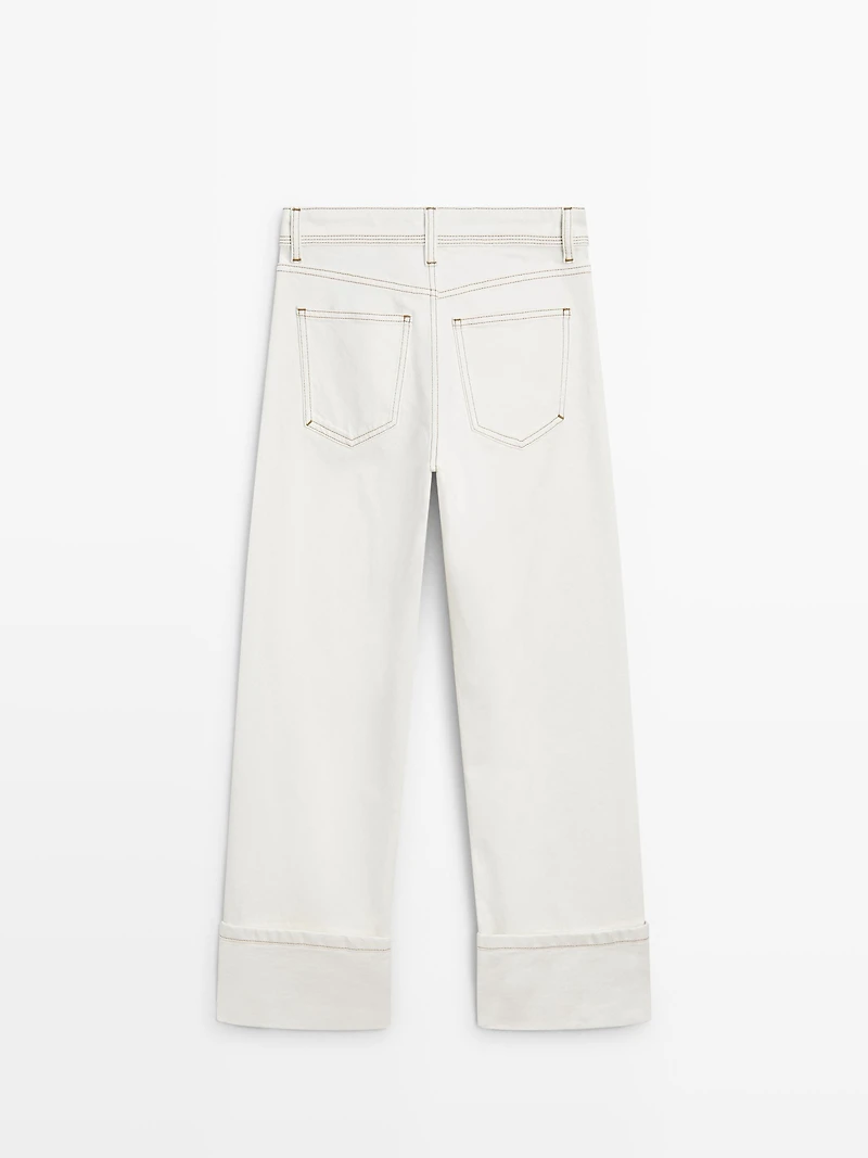 Straight-leg jeans with hem detail