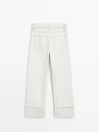 Straight-leg jeans with hem detail