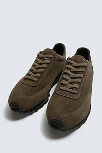 BASKET EN CUIR