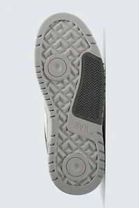 BASKETBALL SNEAKERS
