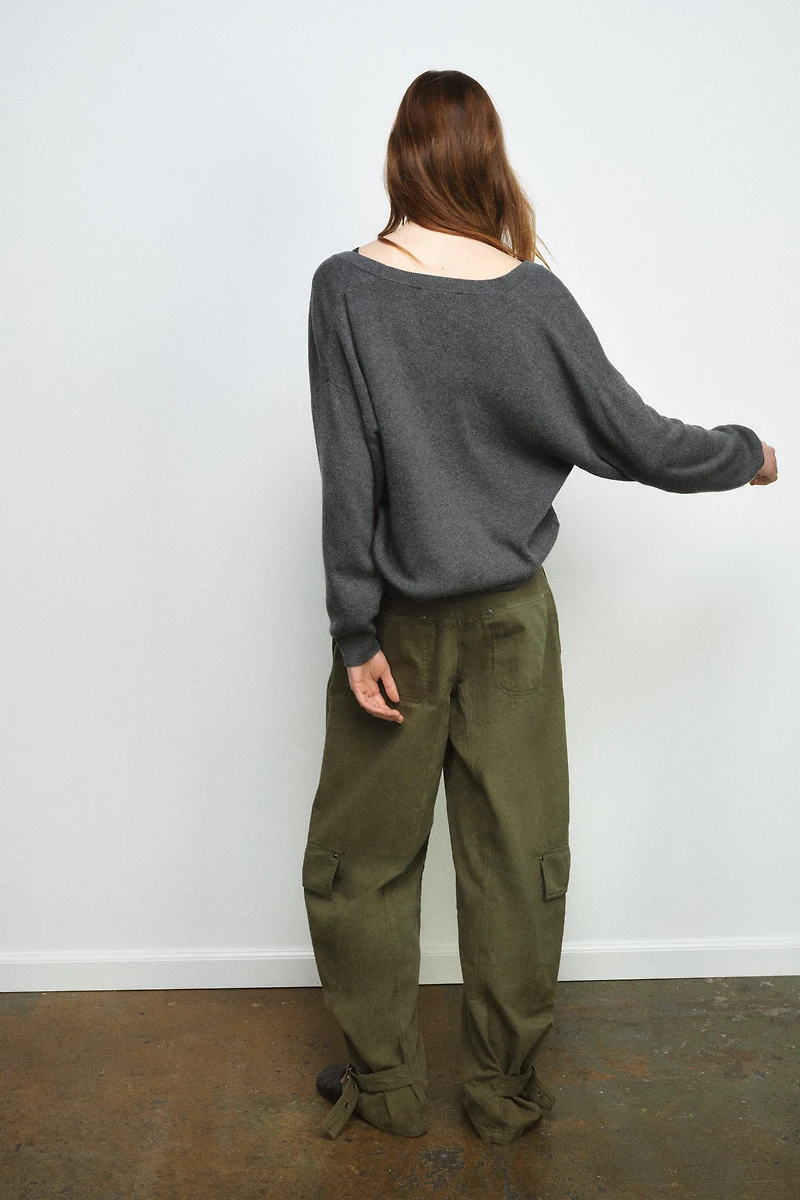 DEEP V-NECK KNIT JUMPER