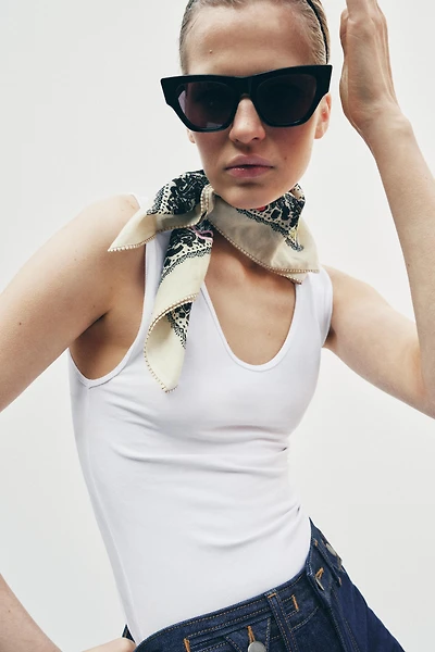 EMBROIDERED SEAM PRINTED BANDANA