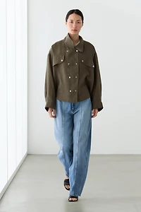 100% linen shirt with snap button detail