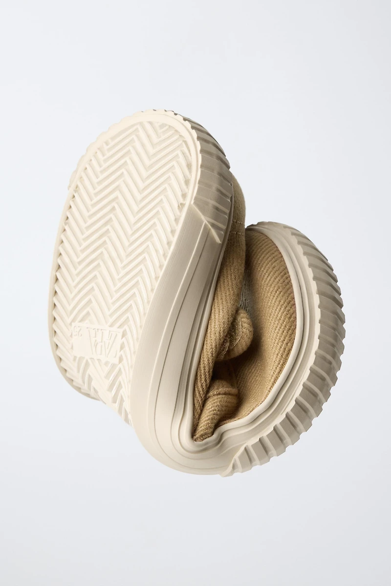 TEXTILE BAREFOOT MARY JANE SNEAKERS