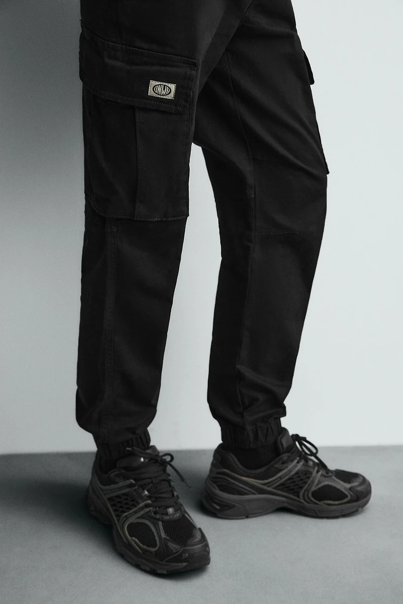 SLIM FIT CARGO PANTS