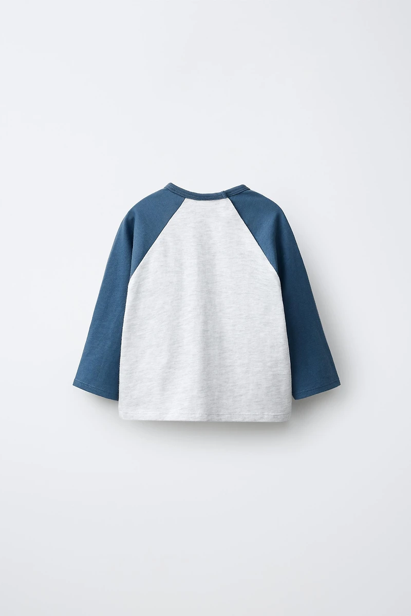 T-SHIRT À MANCHES RAGLAN EN CONTRASTE