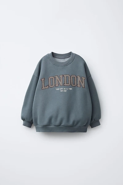 PATCH TEXT SWEATSHIRT