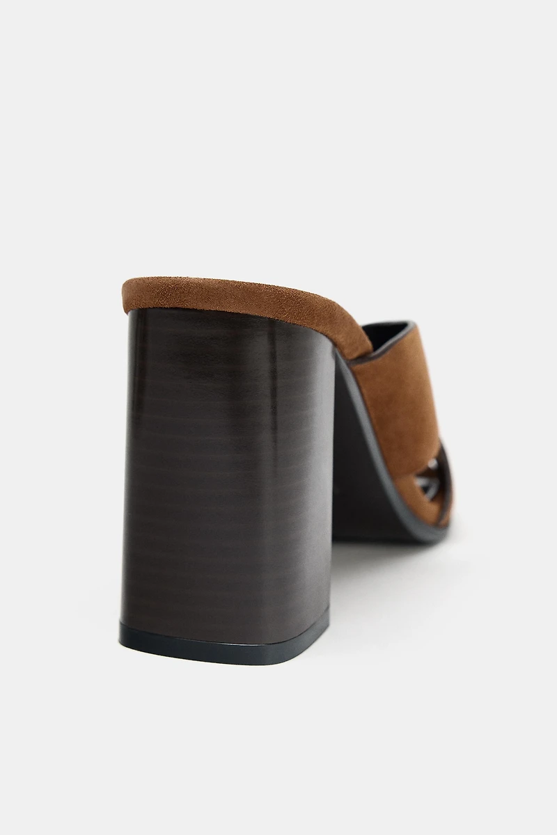 WIDE HEELED SPLIT LEATHER SANDALS