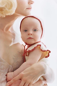 EMBROIDERED CHERRY KNIT BONNET