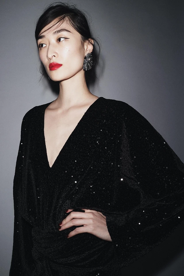 zara shoulder pad sequin dress ZARA WOMAN NWT $159 SHOULDER PADS SEQUIN DRESS ZW COLLECTION BLACK 9277/008  XS