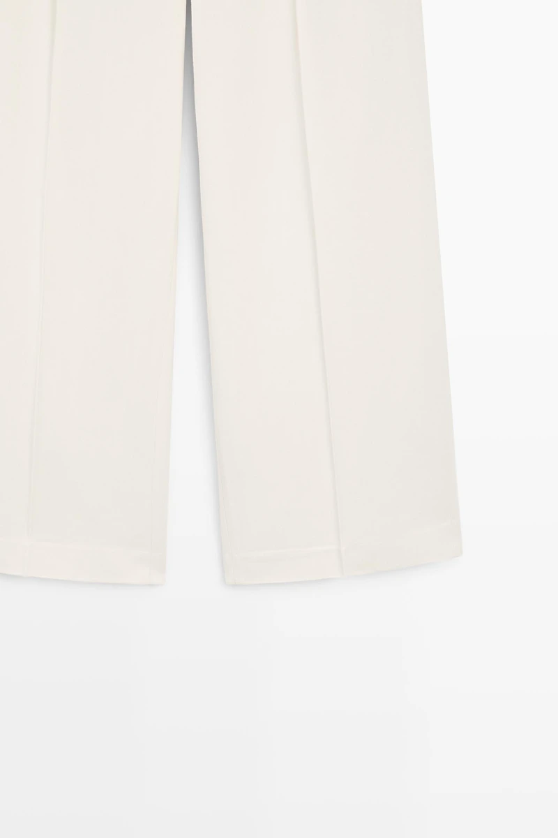 Flowing wide-leg pants