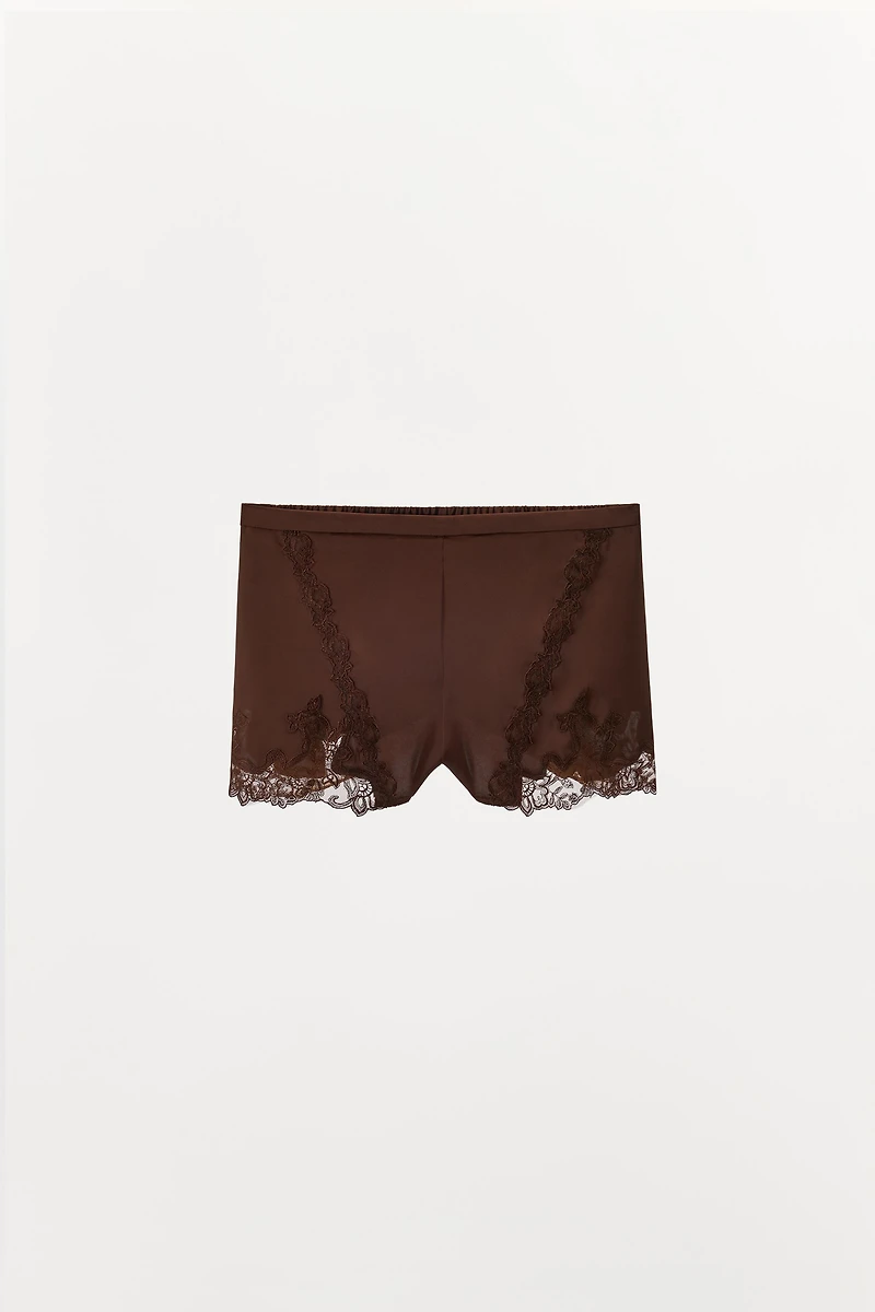 SATIN EFFECT EMBROIDERED LACE SHORTS