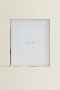 METAL PICTURE FRAME WITH A TIERED PASSE-PARTOUT