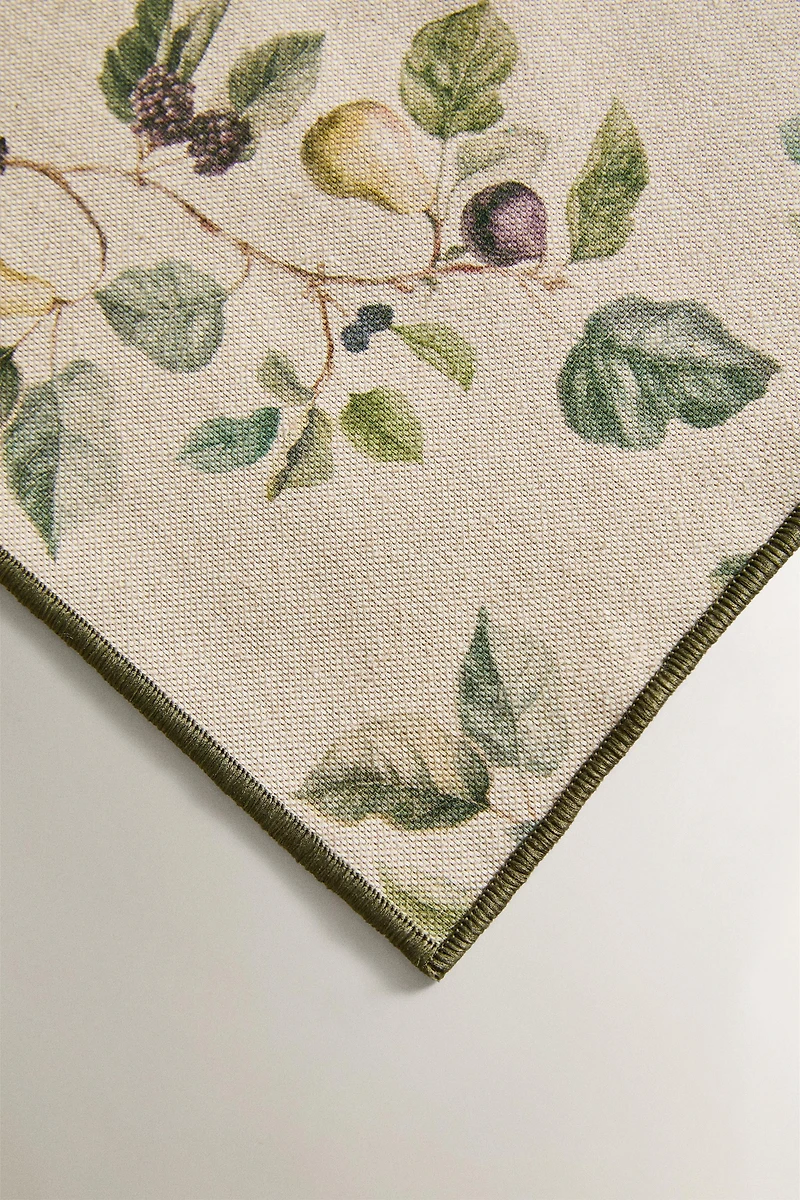 FRUIT PRINT TABLE RUNNER