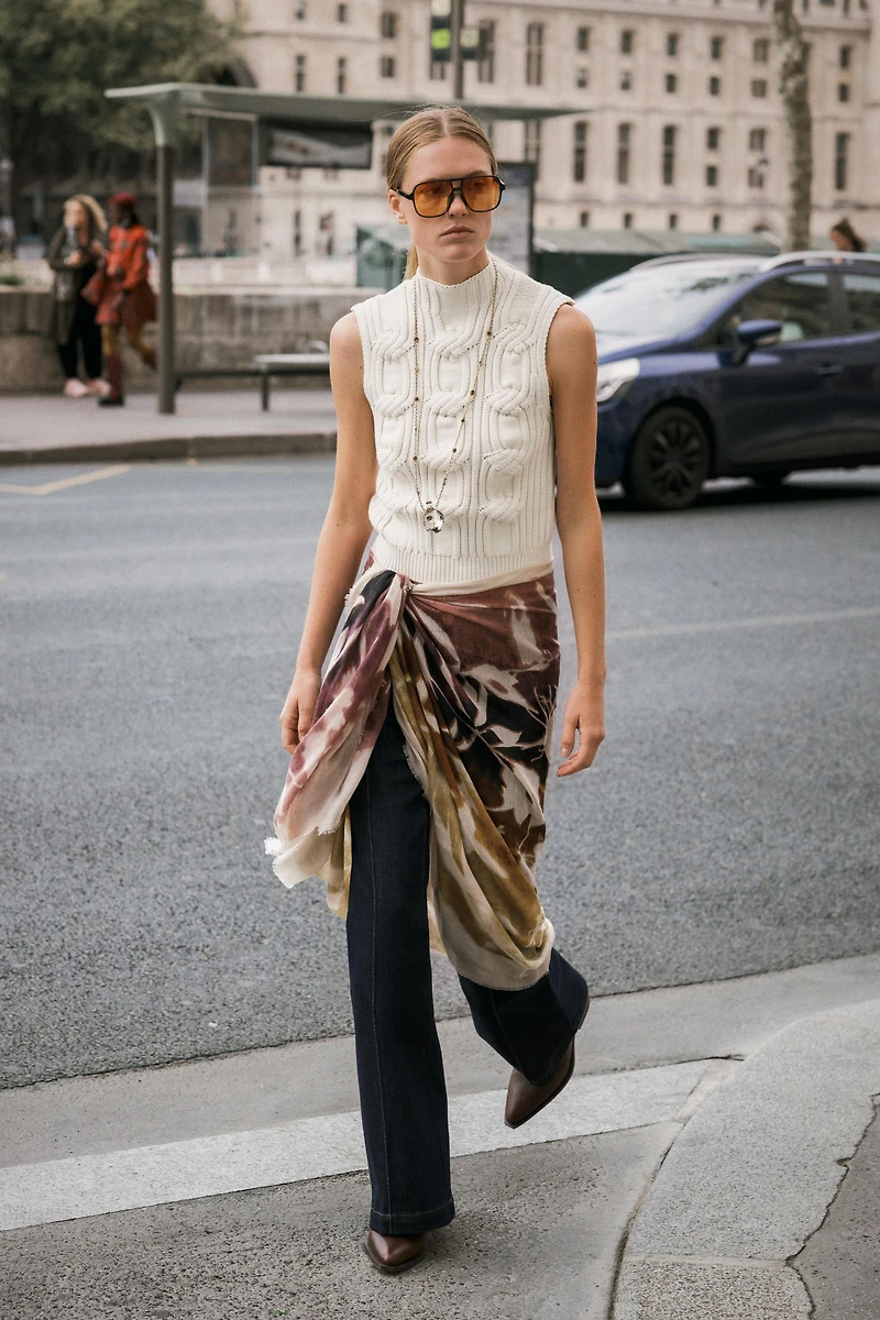 CABLE KNIT VEST TOP
