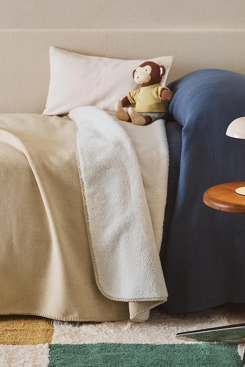 CHILDREN'S CORDUROY BEDSPREAD