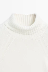 Turtleneck knit sweater