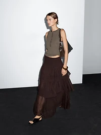 Top with contrast trim detail