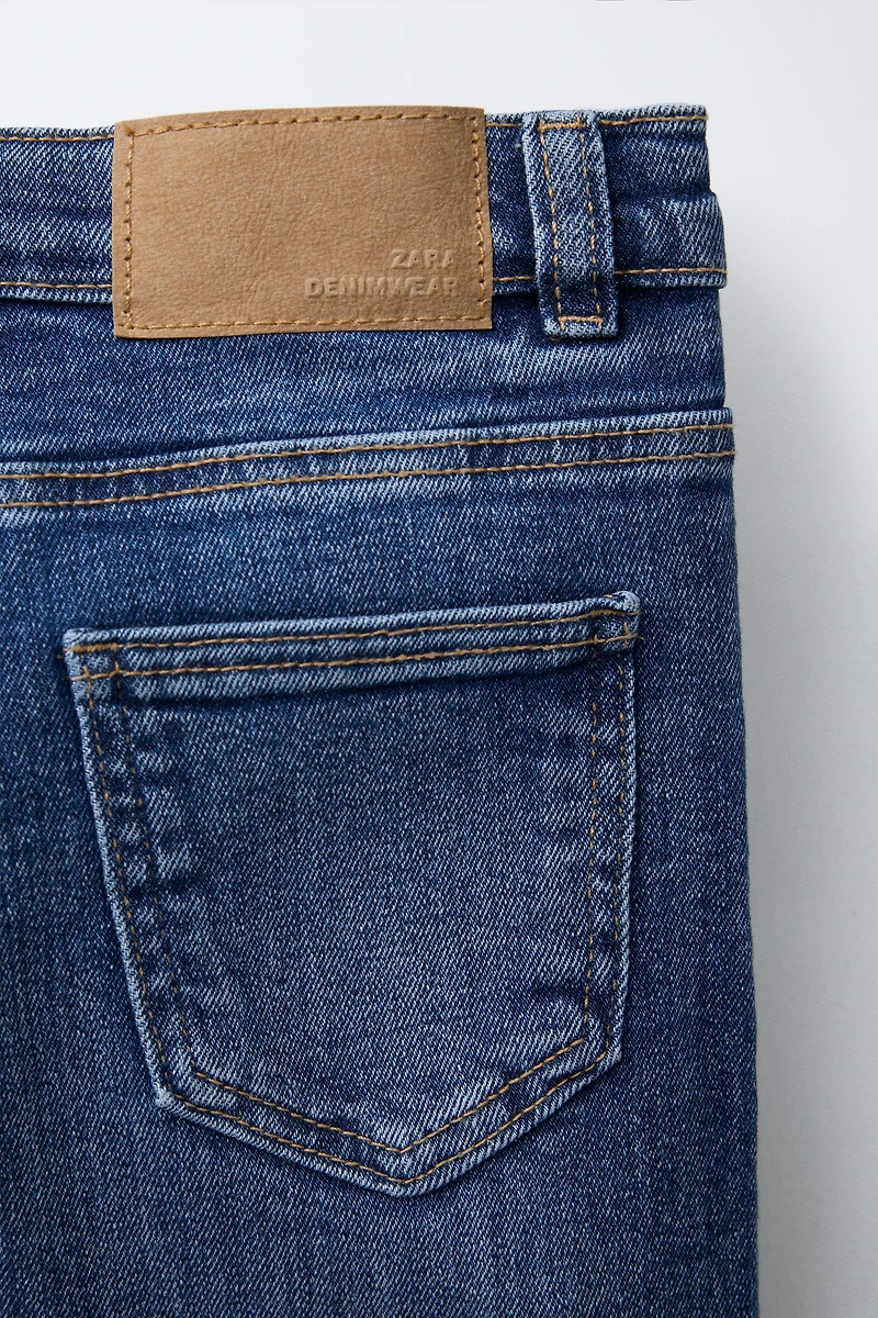 STRAIGHT FIT JEANS